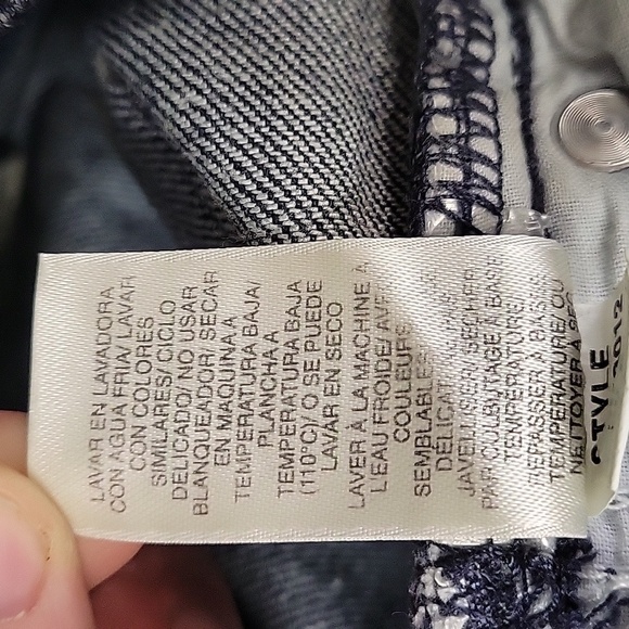 DKNY Bermuda Dark Wash Denim Shorts Cotton Blend Y2K Style Size 24 - Picture 11 of 12